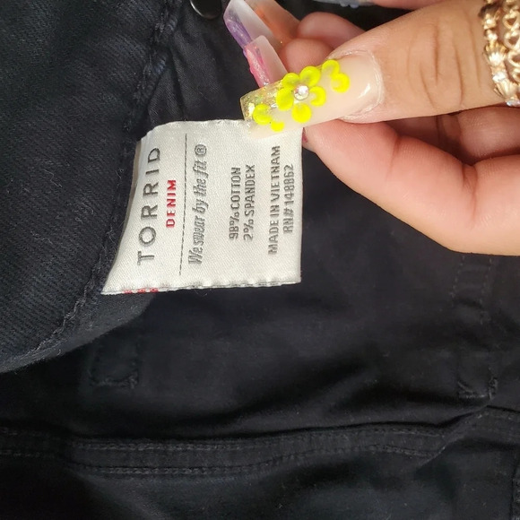 Torrid Denim Black Cuffed Shorts - Picture 6 of 7